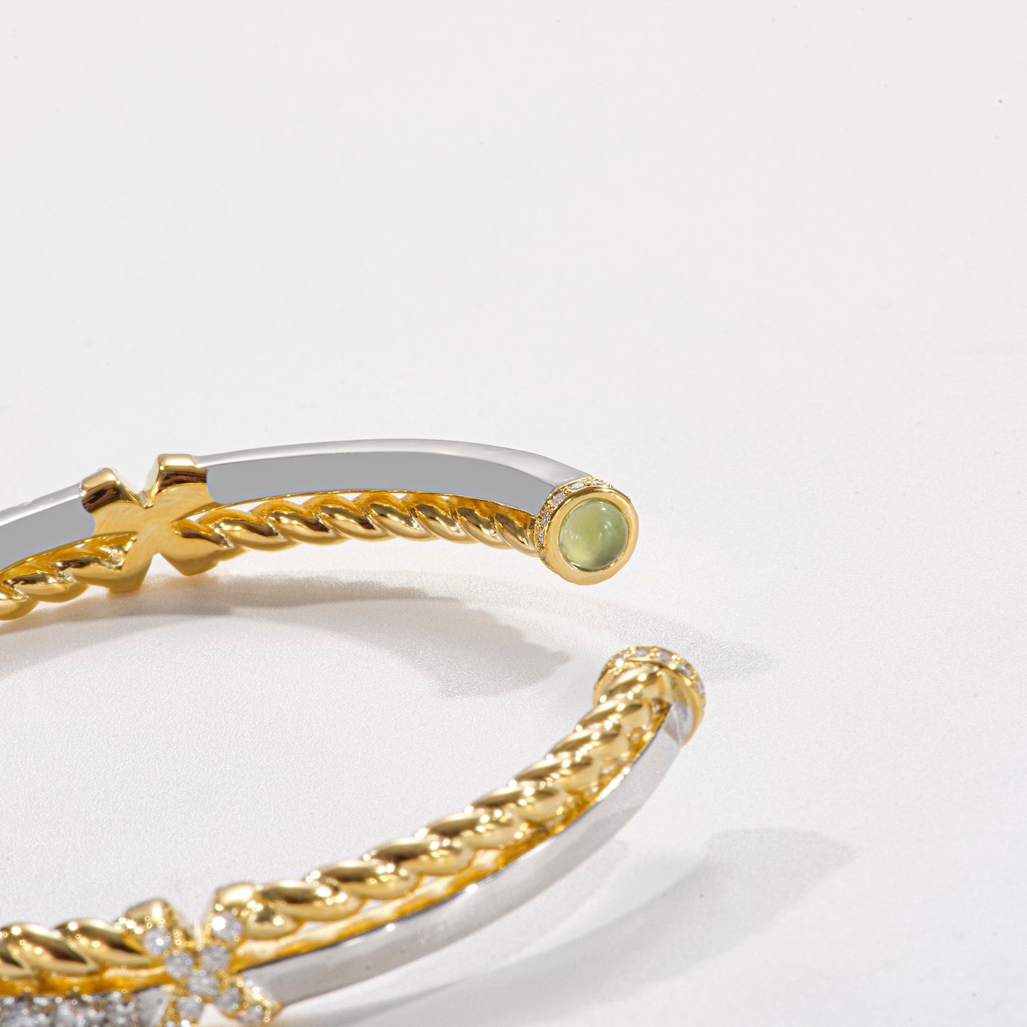 22K Yellow Gold Plated Sliver And Sapphire Cable Crossover Open Bracelet